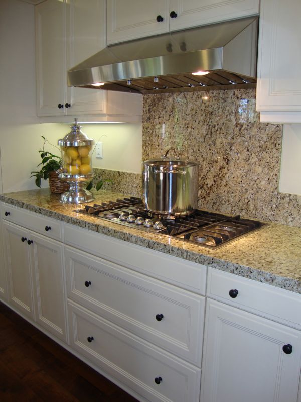 Granite Backsplash in a Modern Kitchen